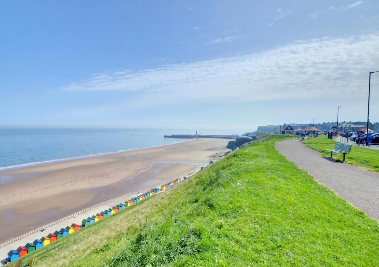 Sandy Shores Whitby 0*,